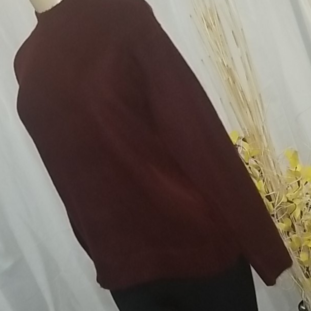 Simply Styled Sweater - Picture 3 of 7